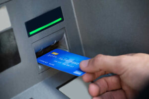 Mengurus ATM yang Terjebak di Mesin: Panduan Lengkap